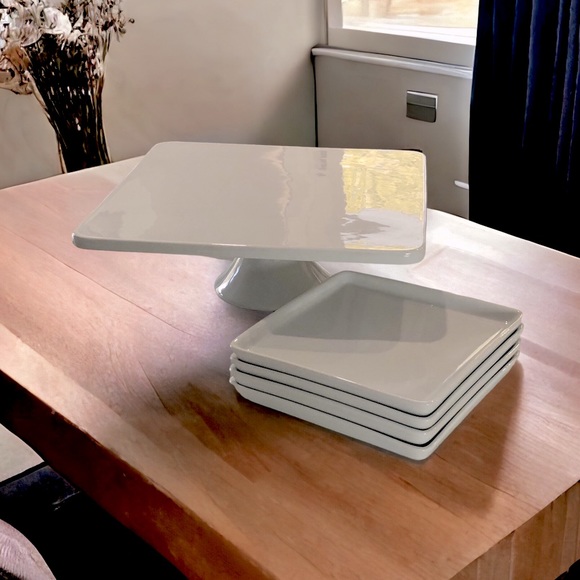 MCM Denmark Cake Pedestal and Plates - Picture 2 of 10